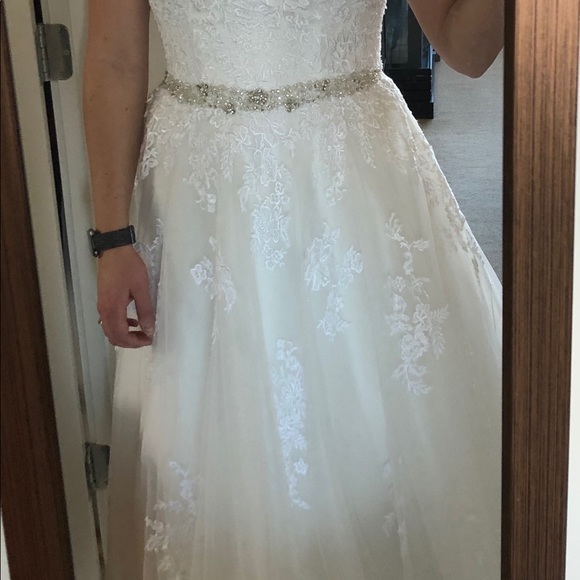 Alfred Angelo Wedding Dress - Picture 6 of 13